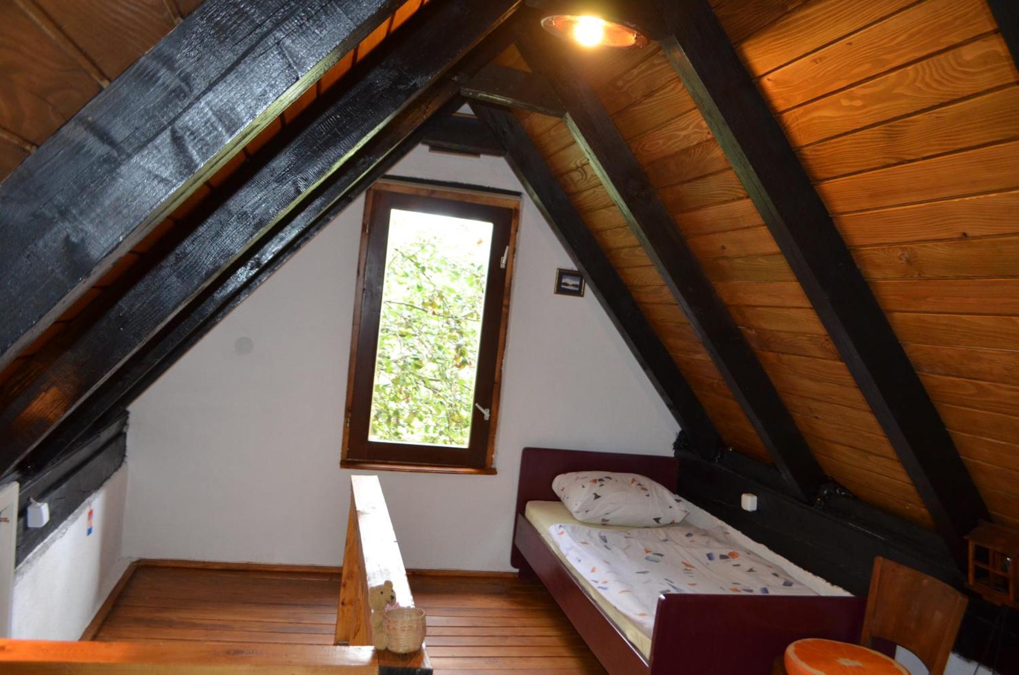 Ivona - Kuca Za Odmor Perusic - Stara Lika Appartement Buitenkant foto