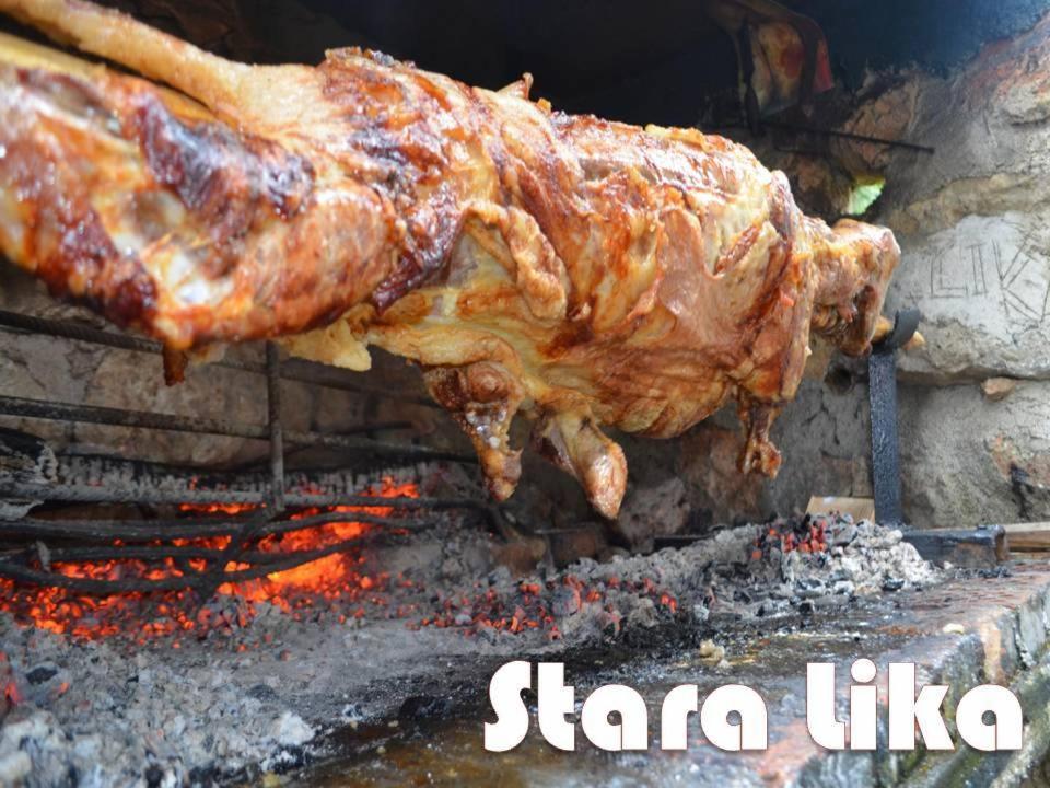 Ivona - Kuca Za Odmor Perusic - Stara Lika Appartement Buitenkant foto